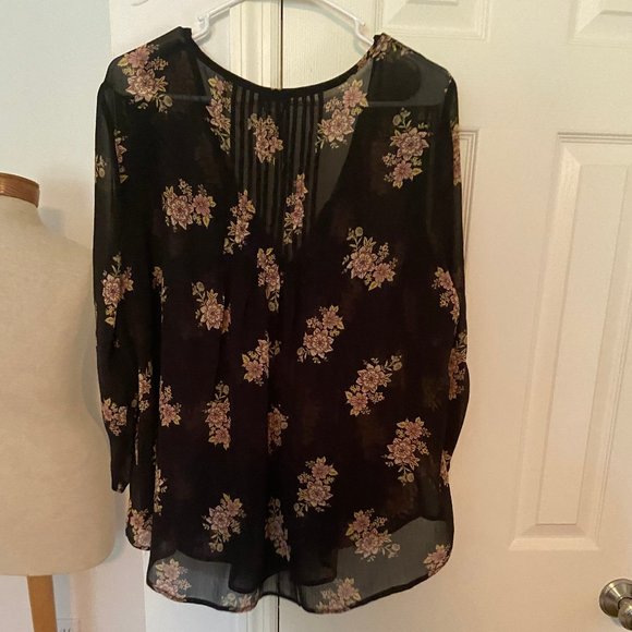 Torrid black floral sheer top - Picture 4 of 5